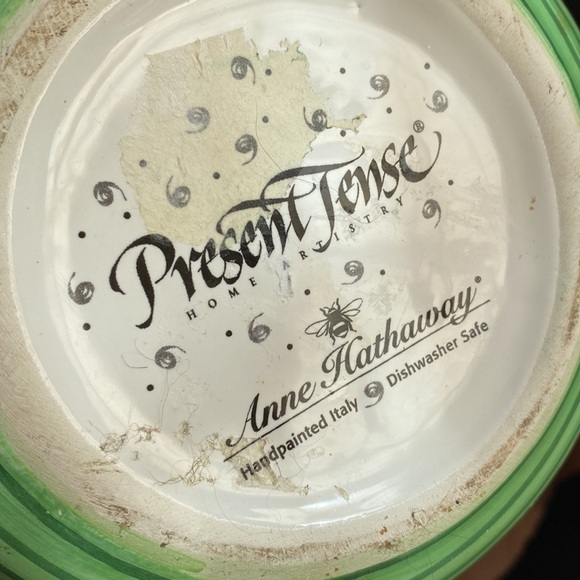 Present tense Ann Hathaway pitcher - Picture 5 of 5